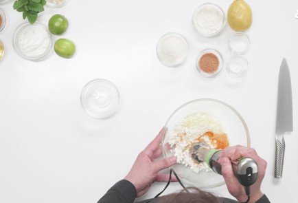 Фото шага рецепта Творожные вафли с клубникой 189434 шаг 2  