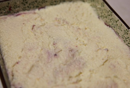 Фото шага рецепта Творожная запеканка с джемом 153189 шаг 3  