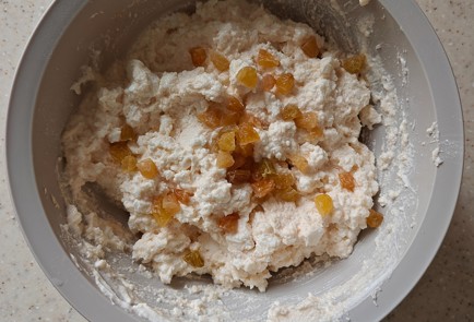 Фото шага рецепта Творожная запеканка с изюмом 176158 шаг 11