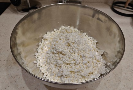 Фото шага рецепта Творожная запеканка с изюмом 188664 шаг 1  