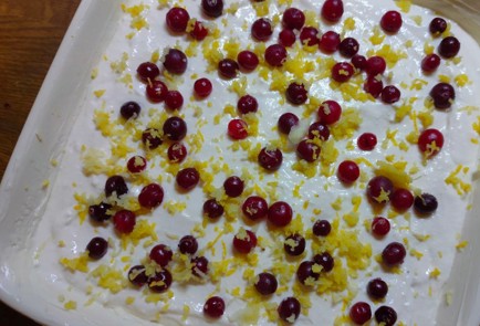 Фото шага рецепта Творожная запеканка с клюквой и лимонной цедрой 176173 шаг 15  