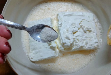 Фото шага рецепта Творожная запеканка с клюквой и лимонной цедрой 176173 шаг 6  