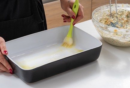 Фото шага рецепта Творожная запеканка с копченой рыбой 174641 шаг 10  