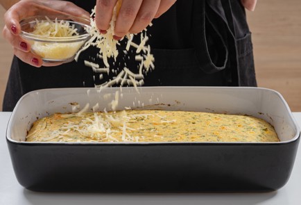 Фото шага рецепта Творожная запеканка с копченой рыбой 174641 шаг 11  