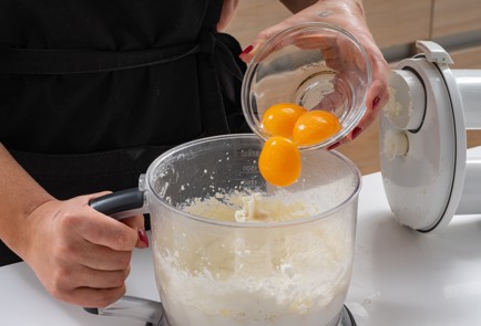 Фото шага рецепта Творожная запеканка с копченой рыбой 174641 шаг 6  