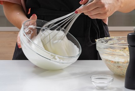 Фото шага рецепта Творожная запеканка с копченой рыбой 174641 шаг 9  