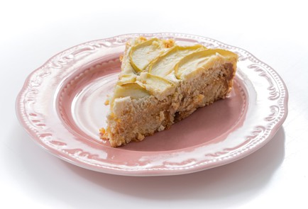 Фото шага рецепта Творожная запеканка с курагой яблоками и бриошью 174723 шаг 11  