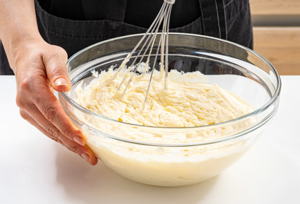 Фото шага рецепта Творожная запеканка с манкой 189327 шаг 5  