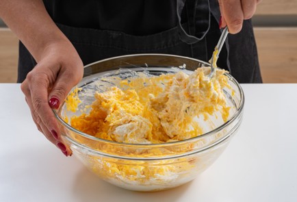 Фото шага рецепта Творожная запеканка с тыквой и кардамоном 174826 шаг 3  