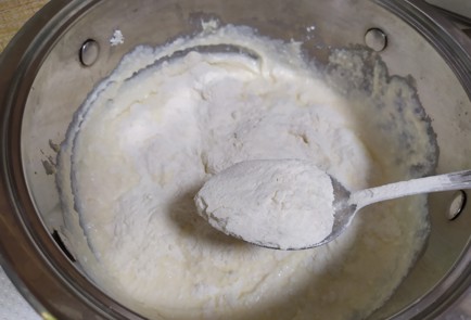 Фото шага рецепта Творожная запеканка с вишней 190126 шаг 6  