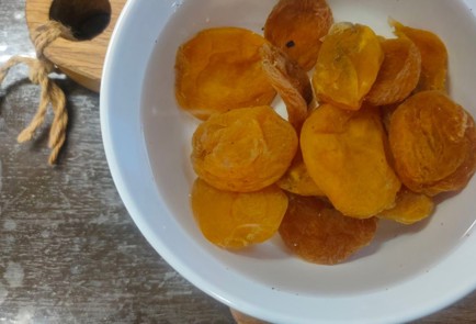 Фото шага рецепта Творожная запеканка с яблоками и курагой 175887 шаг 11  