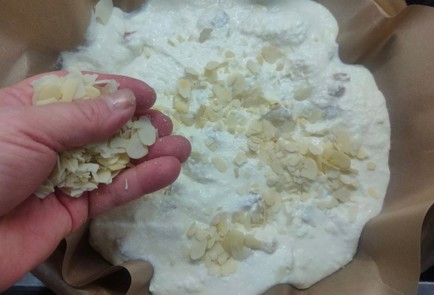 Фото шага рецепта Творожная запеканка с яблоками и курагой 175887 шаг 17  