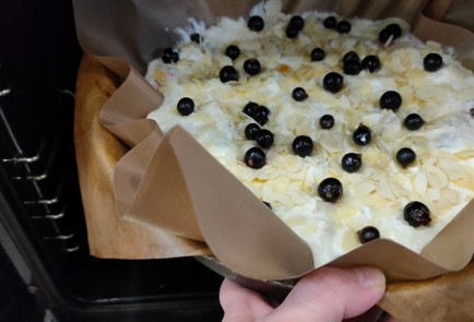 Фото шага рецепта Творожная запеканка с яблоками и курагой 175887 шаг 19  