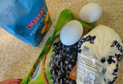 Фото шага рецепта Творожная запеканка со смородиной 189424 шаг 1  