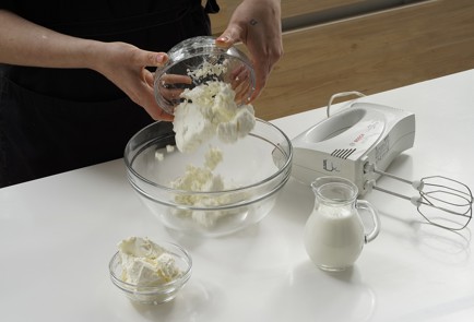 Фото шага рецепта Творожная запеканка в мультиварке 173382 шаг 4  