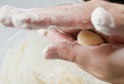 Фото шага рецепта Творожные пончики в сахарной пудре 27368 шаг 3  