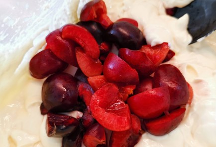 Фото шага рецепта Творожник с черешней 173903 шаг 10  