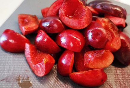 Фото шага рецепта Творожник с черешней 173903 шаг 9  