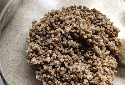 Фото шага рецепта Запеканка творожногречневая 190848 шаг 4  