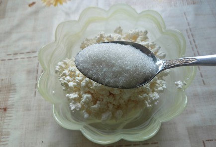 Фото шага рецепта Творожноклубничный десерт 186490 шаг 2  