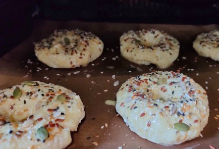 Фото шага рецепта Творожносырные бейглы 189134 шаг 21  