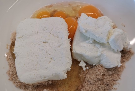 Фото шага рецепта Творожные булочки 188803 шаг 7  