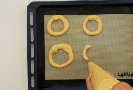 Фото шага рецепта Творожные кольца 136986 шаг 6  