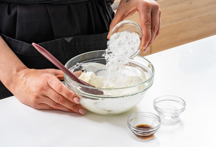 Фото шага рецепта Творожные слойки в аэрогриле 189337 шаг 2  