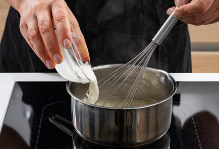 Фото шага рецепта Творожные слойки в аэрогриле 189337 шаг 7  