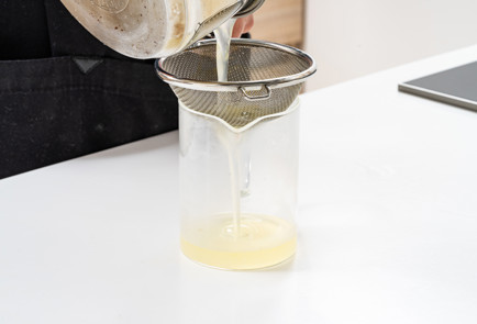 Фото шага рецепта Творожные слойки в аэрогриле 189337 шаг 8  