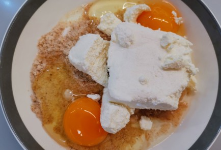 Фото шага рецепта Творожные лепешки 188845 шаг 7  