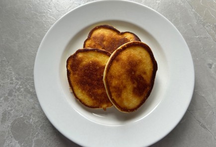 Фото шага рецепта Творожные оладьи 190037 шаг 10  