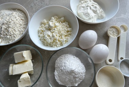 Фото шага рецепта Творожные сочники 174343 шаг 1  