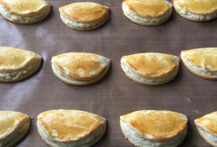 Фото шага рецепта Творожные сочники 174343 шаг 16  