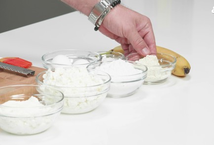 Фото шага рецепта Творожные вафли с протеином 189846 шаг 1  