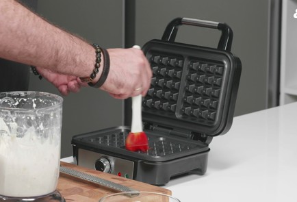 Фото шага рецепта Творожные вафли с протеином 189846 шаг 6  