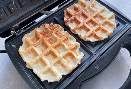 Фото шага рецепта Творожные вафли 174127 шаг 9  