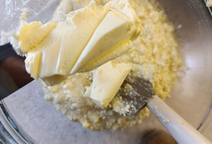 Фото шага рецепта Творожный кекс с изюмом 190658 шаг 12  