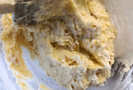 Фото шага рецепта Творожный кекс с изюмом 190658 шаг 15  