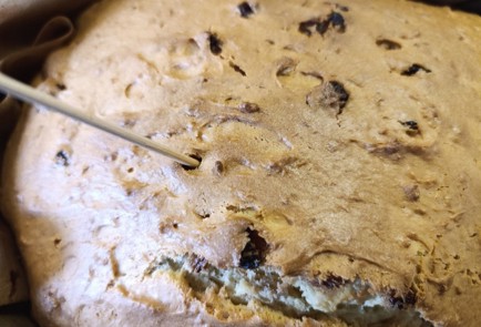 Фото шага рецепта Творожный кекс с изюмом 190658 шаг 18  