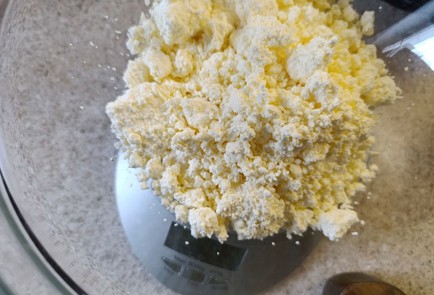 Фото шага рецепта Творожный кекс с изюмом 190658 шаг 2  