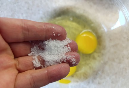 Фото шага рецепта Творожный кекс с изюмом 190658 шаг 5  