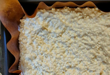 Фото шага рецепта Творожный пирог на сгущенке со сливами 190308 шаг 11  