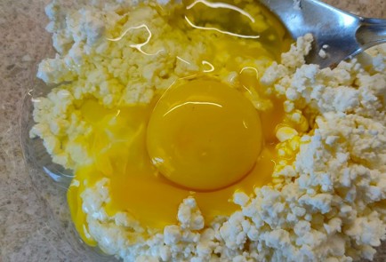 Фото шага рецепта Творожный пирог с абрикосами 189875 шаг 3  