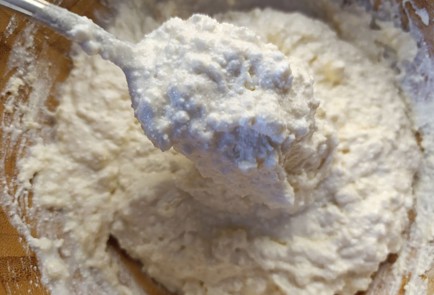 Фото шага рецепта Творожный пирог с яблоком и сливой 190828 шаг 10  