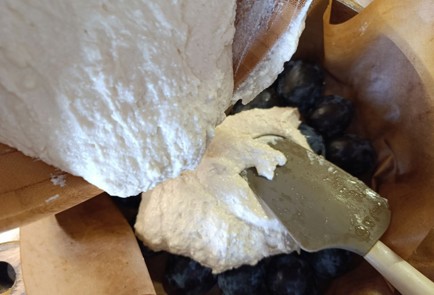 Фото шага рецепта Творожный пирог со сливами 190642 шаг 15  