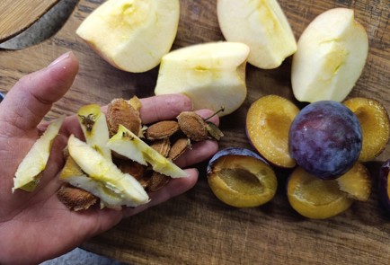 Фото шага рецепта Творожный пирог со сливами 190642 шаг 19  