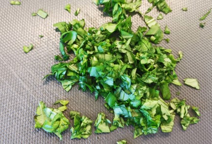 Фото шага рецепта Творожный сыр с зеленым базиликом 174154 шаг 8  