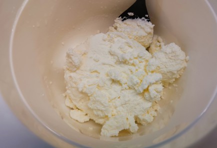 Фото шага рецепта Творожный сыр 188874 шаг 3  