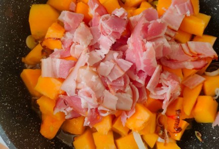 Фото шага рецепта Тыква с беконом пореем и рисом  шаг 11 